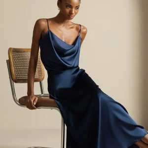 19Momme Silke Cowl Neck Spaghetti Strap Camisole Top & A-linje Maxi Kjol